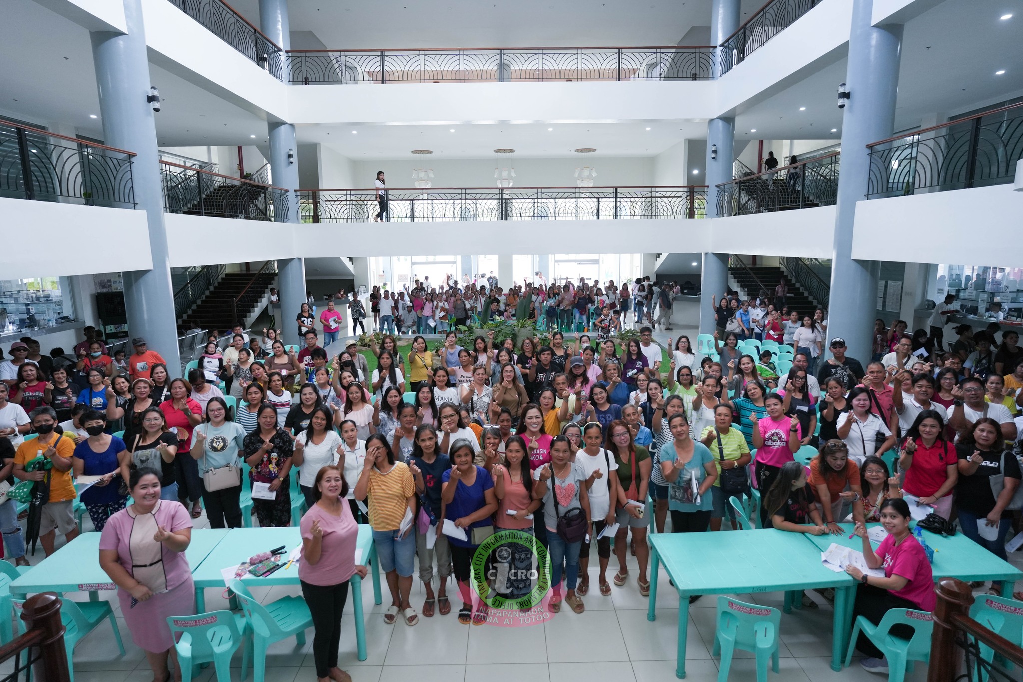 TINGNAN || TATLUNDAAN APATNAPU’T WALONG SOLO PARENTS, TUMANGGAP NG P2,000 CASH SUBSIDY PARA SA BUWAN NG HULYO AT AGOSTO.