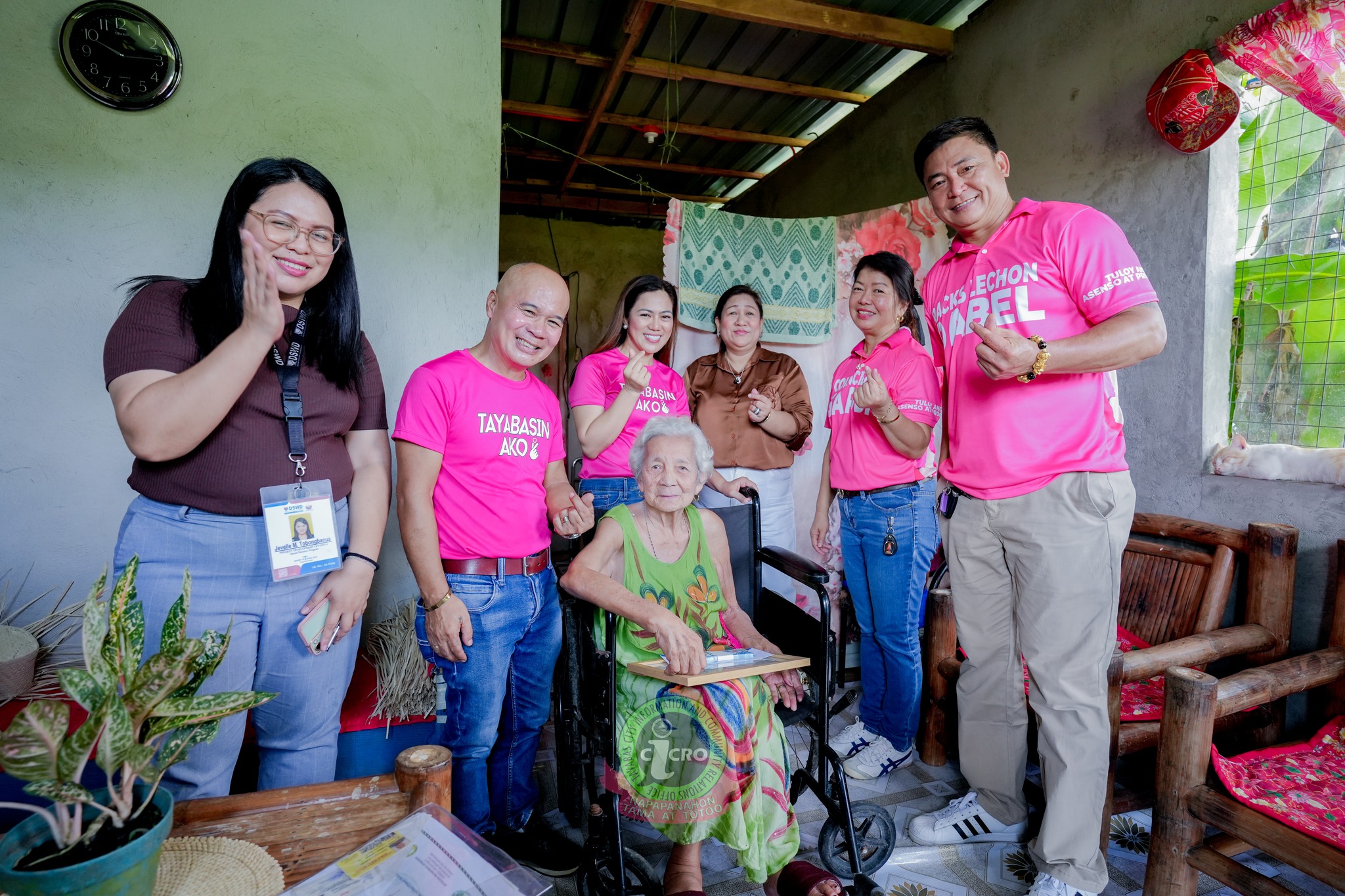 SANDAAN LIBONG PISO (P100,000) PARA KAY LOLA ROSARIO, INIHATID NG LGU TAYABAS