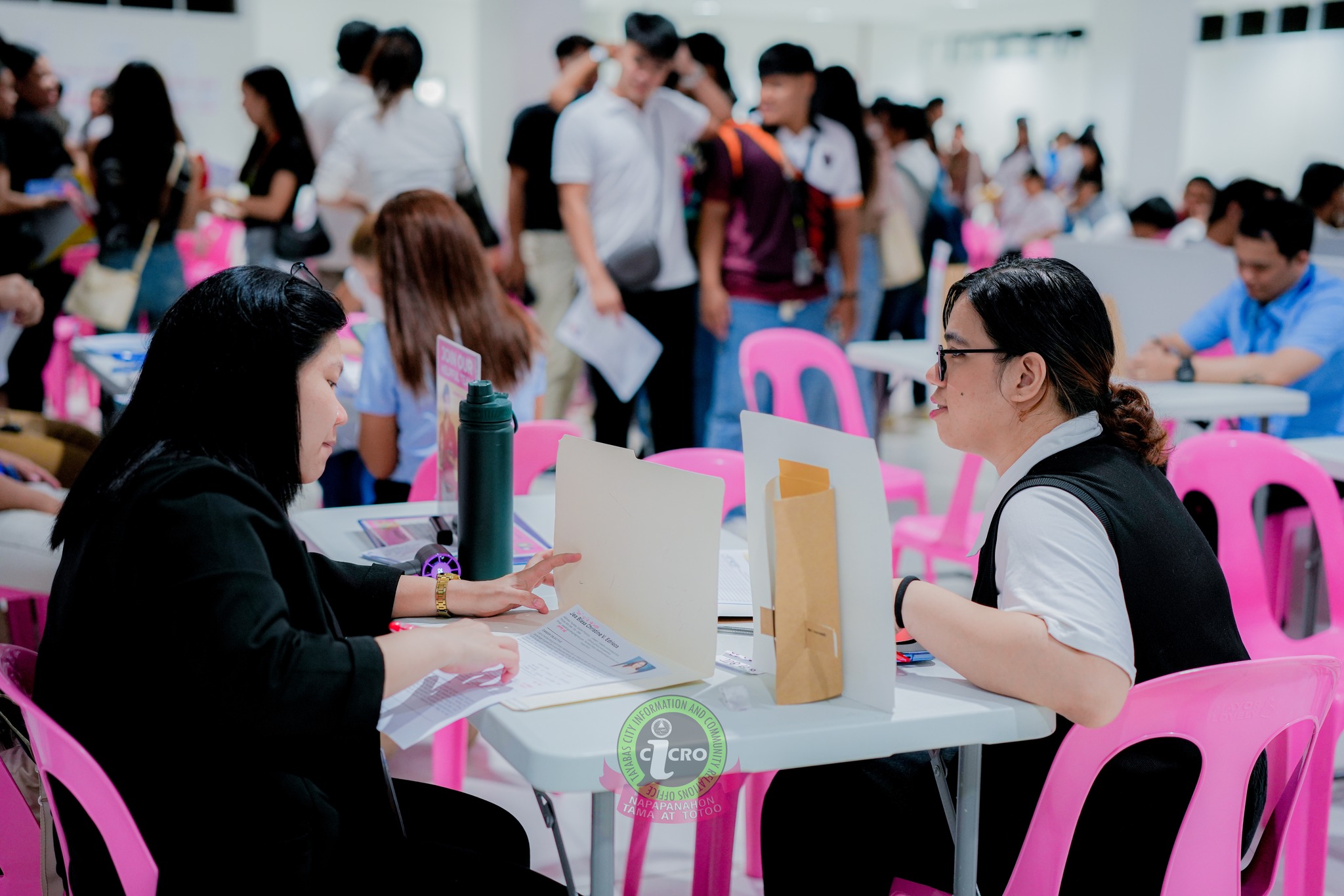 Dinagsa ng mga first time jobseekers at ibang mga nagnanais na makahanap ng trabaho ang PESO Job Fair and Mobile Services ngayong Martes, May 13, 2025